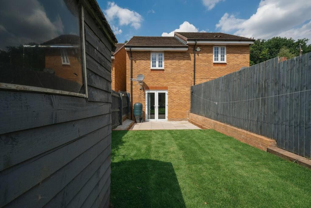 Stylish 2-Bed Home - For Company Contractor And Leisure Stays - Nec, Airport, Hs2, Contractors, Resort World Birmingham Exterior photo