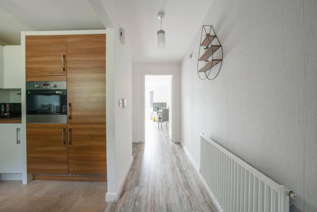 Stylish 2-Bed Home - For Company Contractor And Leisure Stays - Nec, Airport, Hs2, Contractors, Resort World Birmingham Exterior photo