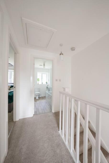 Stylish 2-Bed Home - For Company Contractor And Leisure Stays - Nec, Airport, Hs2, Contractors, Resort World Birmingham Exterior photo
